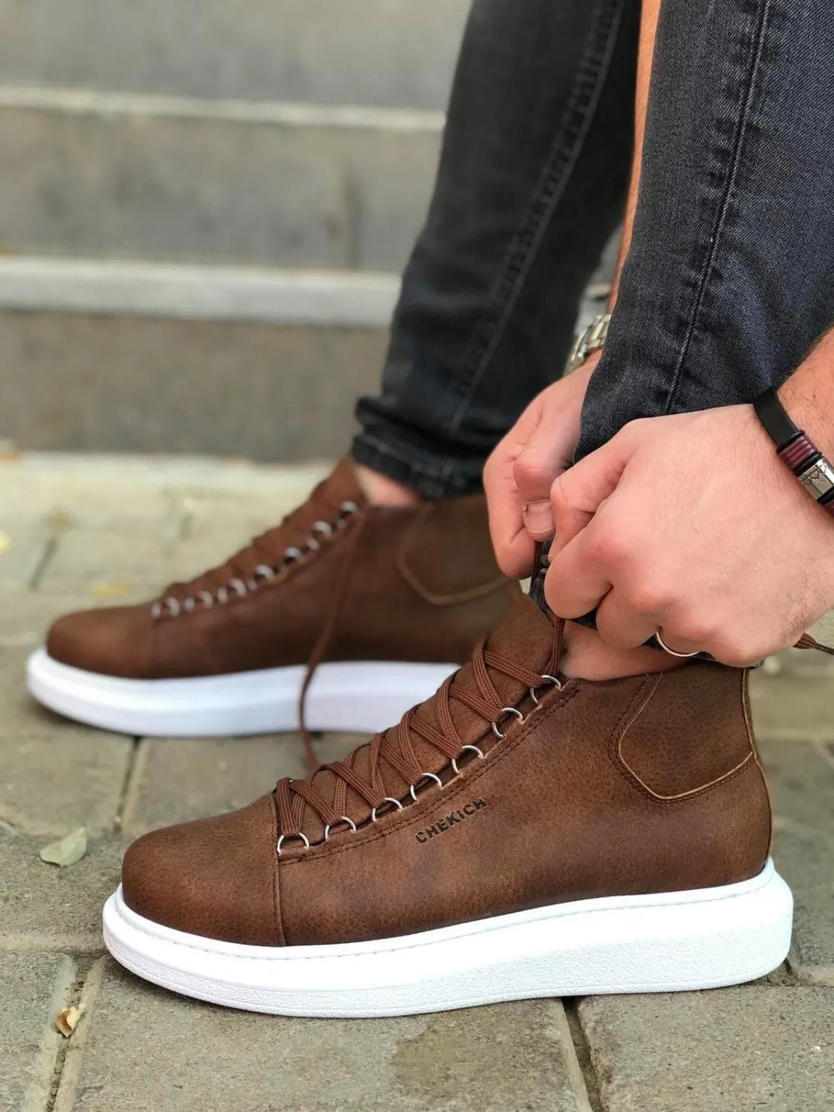 Brown Mid Top Sneaker CH258