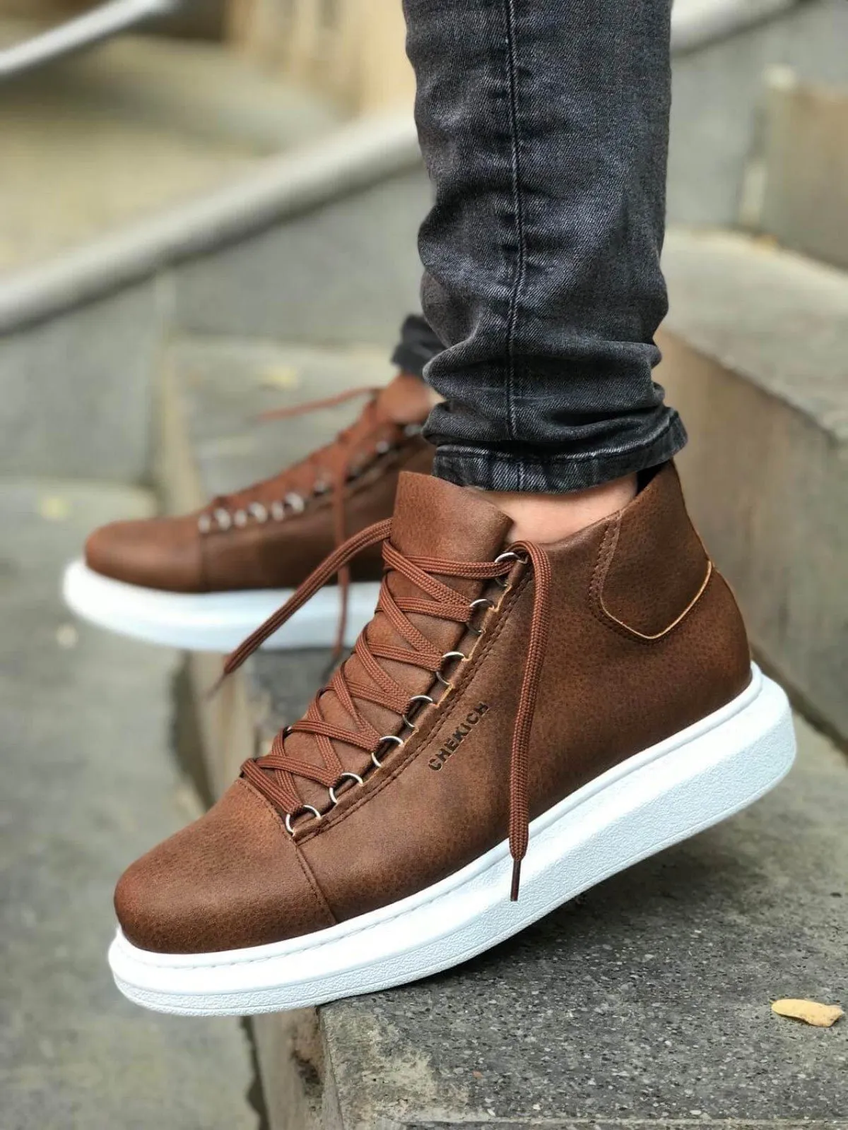 Brown Mid Top Sneaker CH258