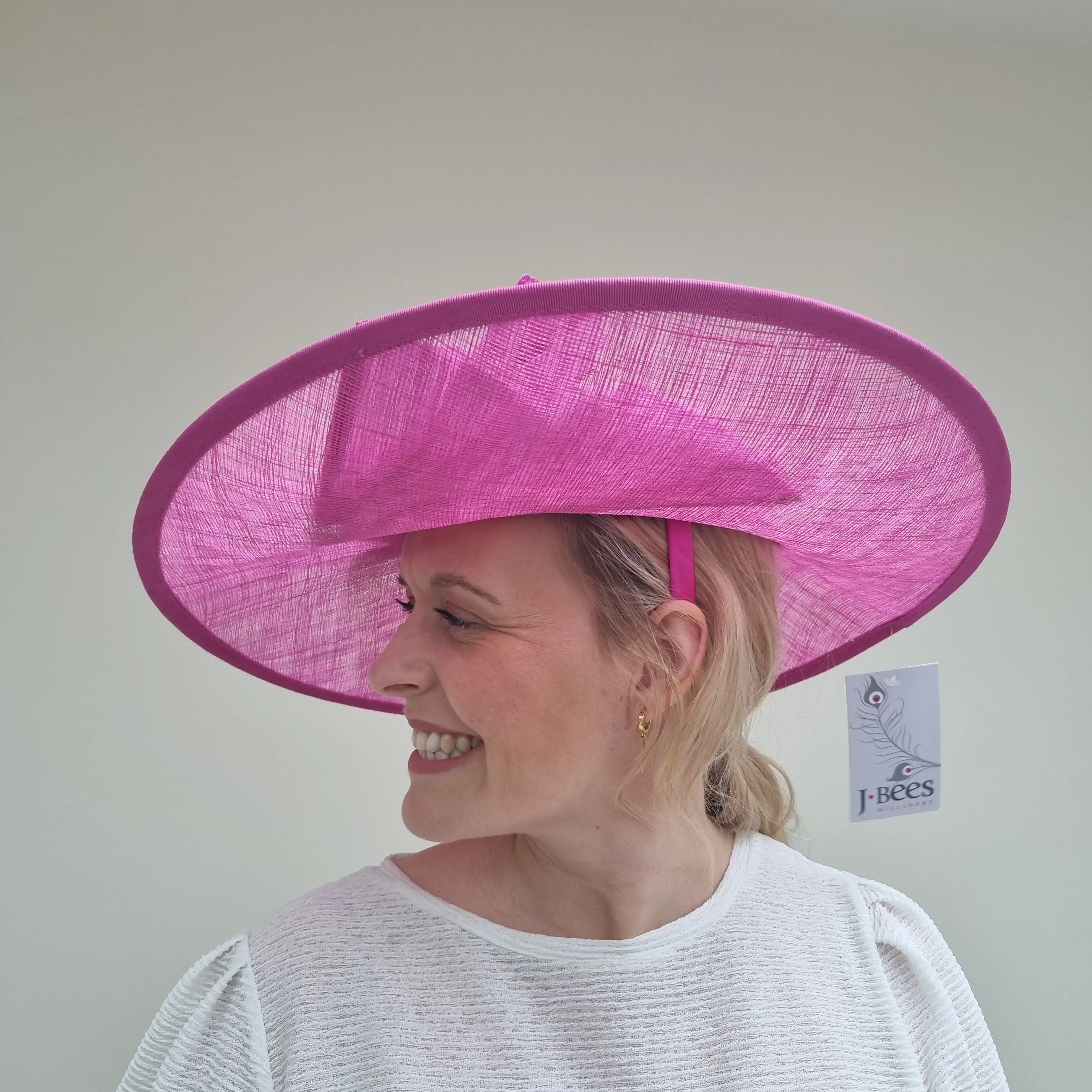 J Bees JB23/280 Large Disc Wedding Hatinator in Pinks