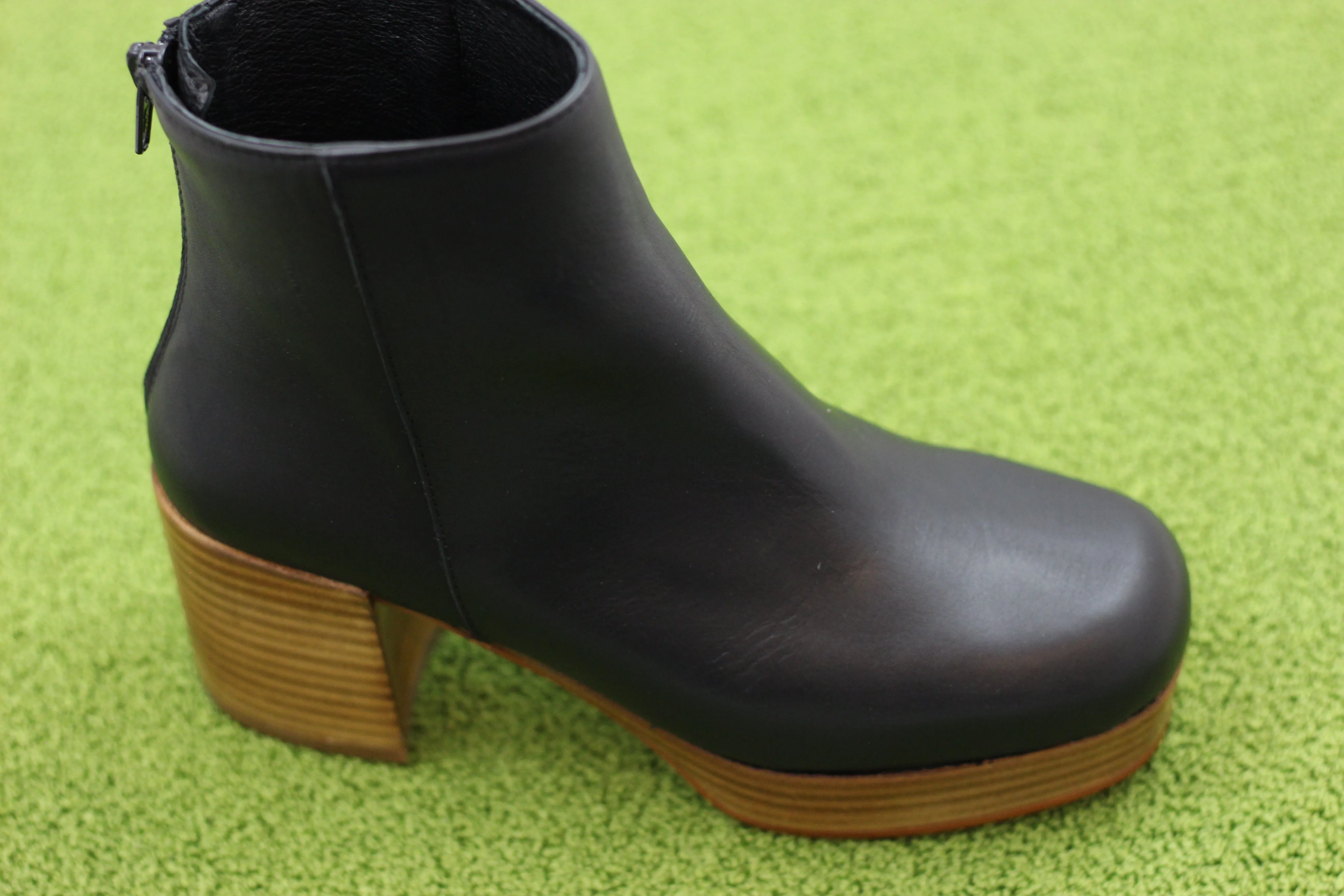 Women's Speed Boot - Black Calf